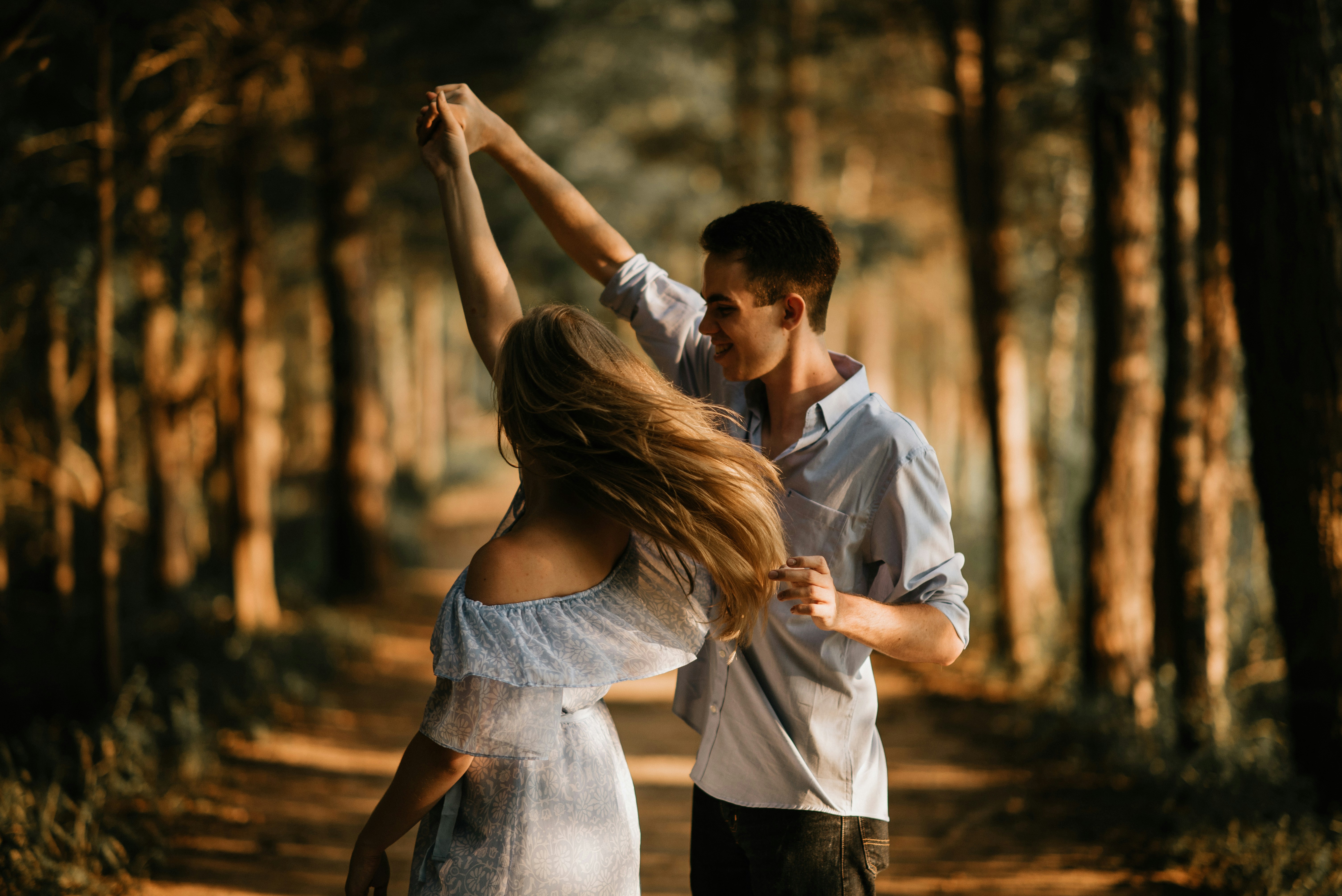 What to Say on a Dating App: First Message Ideas That Get Replies