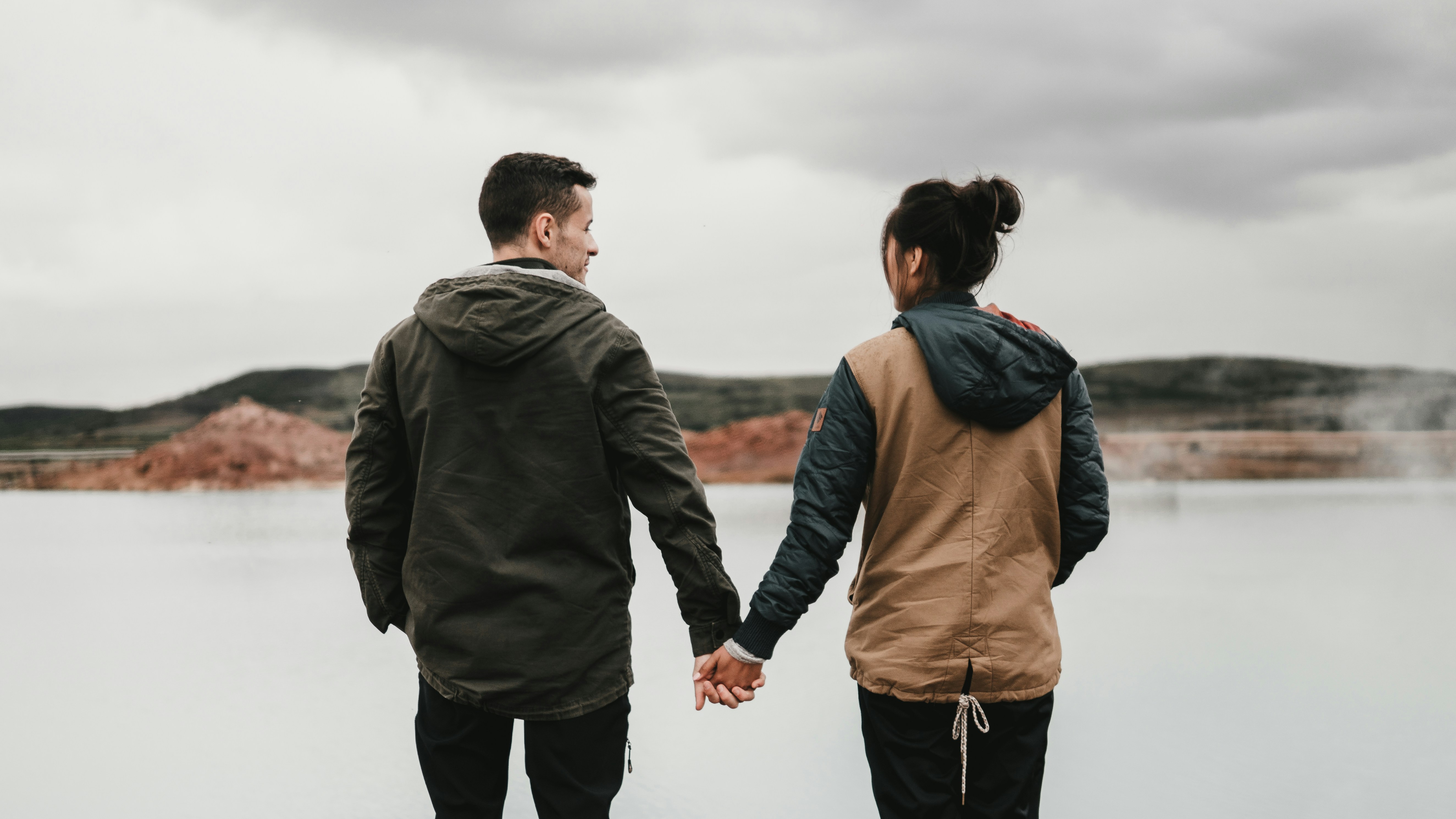 How to Create a Dating Profile That Attracts More Matches